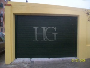 puerta de garaje casa particular