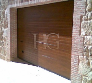 puerta seccional imitacion madera