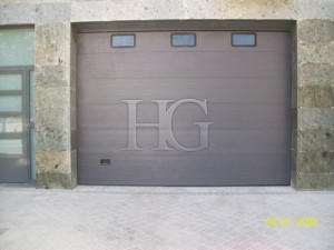 puerta de garaje con ventana madrid